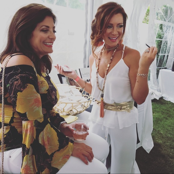 Meet your Posher, Karie Hairstylist/makeupartist - Picture 6 of 8